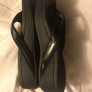 Vionic Platform Leather Sandals-High Tide